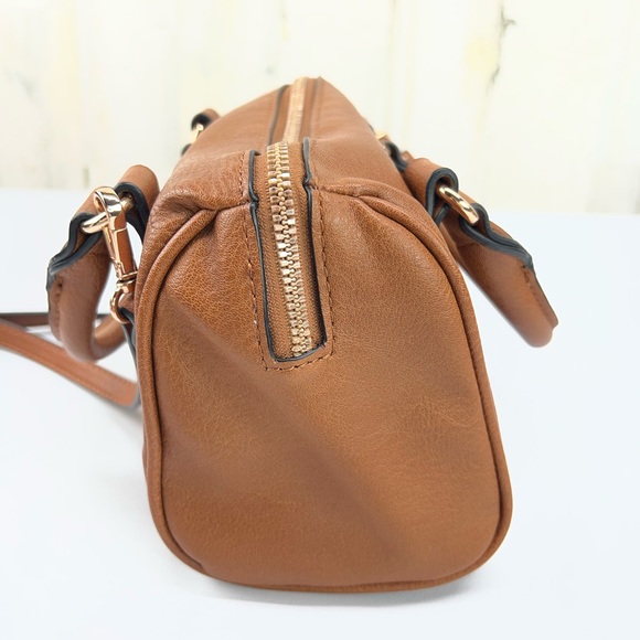 LC Lauren Conrad Barrel Crossbody Bag - Picture 6 of 9